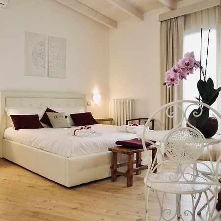 Le Home Rooms Лече Екстериор снимка