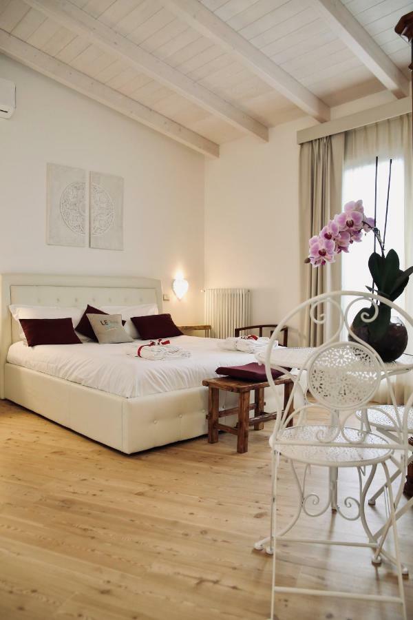 Le Home Rooms Лече Екстериор снимка